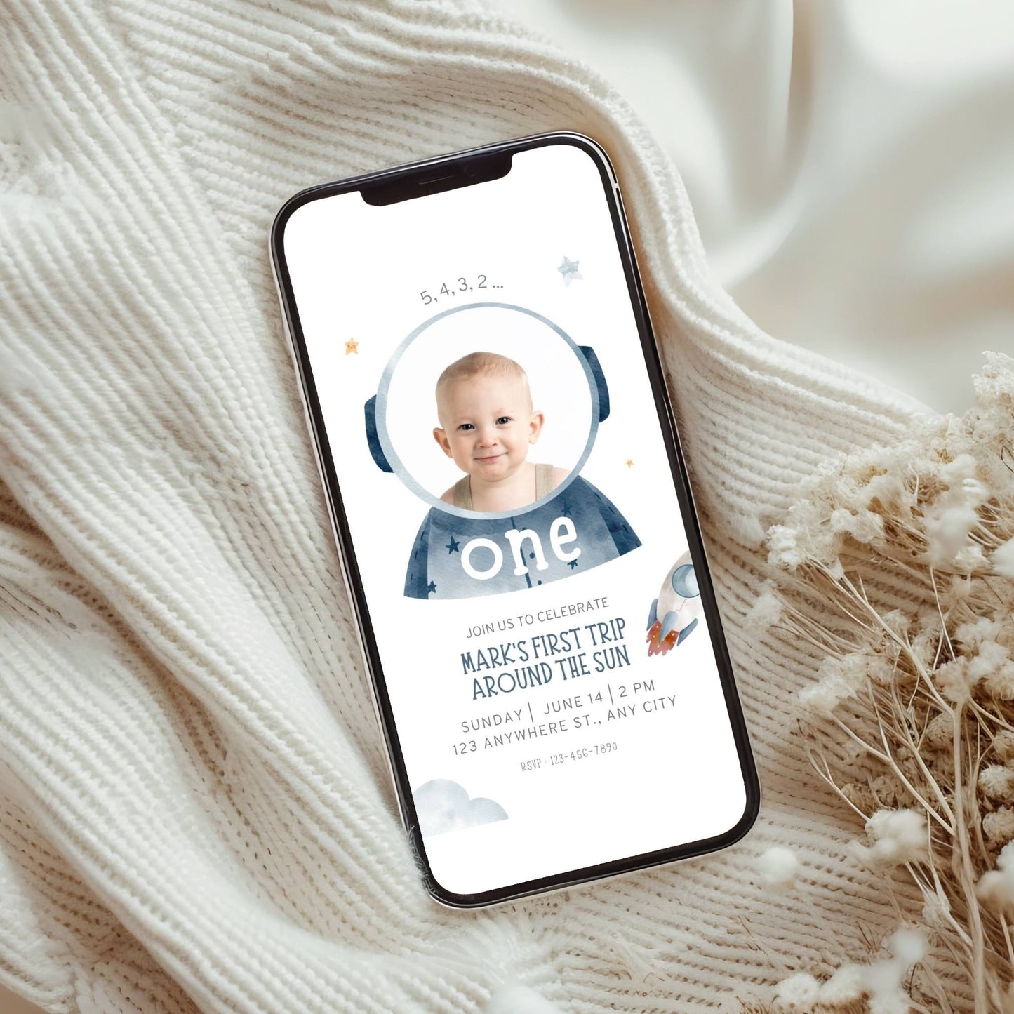 Animated Space Birthday Invitation – 5,4,3,2, ONE! - Editable Canva Template