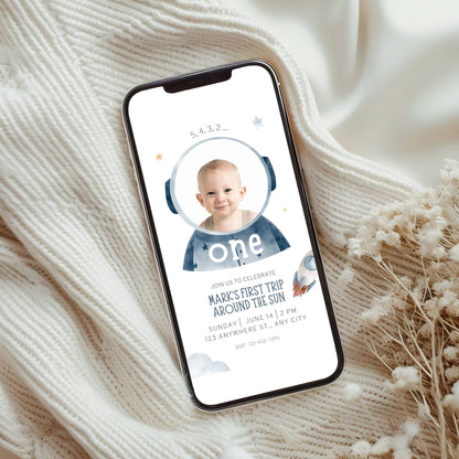 Animated Space Birthday Invitation – 5,4,3,2, ONE! - Editable Canva Template